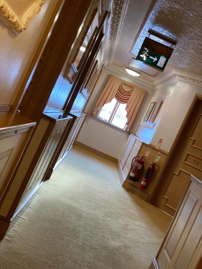 Bessemer Hotel Merthyr Tydfil Buitenkant foto