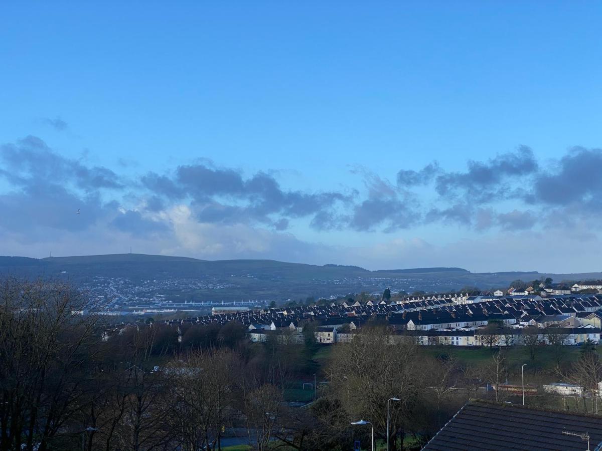 Bessemer Hotel Merthyr Tydfil Buitenkant foto