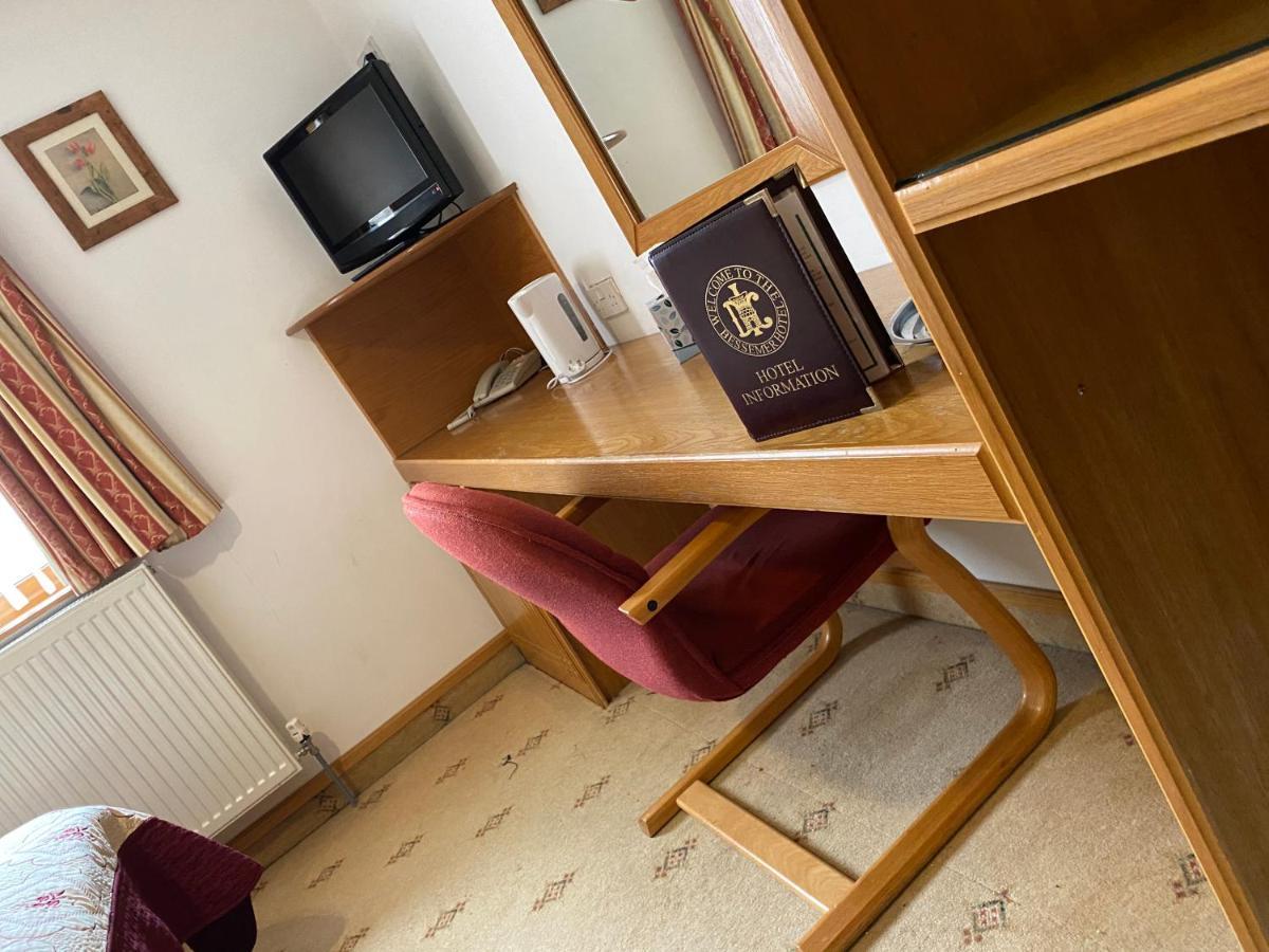 Bessemer Hotel Merthyr Tydfil Buitenkant foto